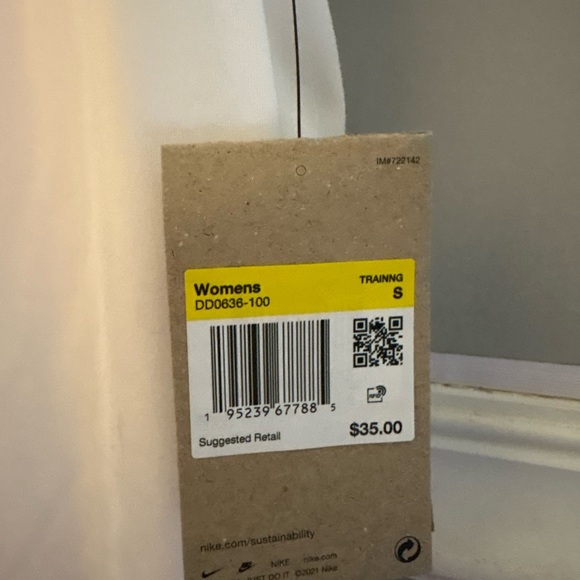 NWT White Nike Tank Top - Picture 4 of 4